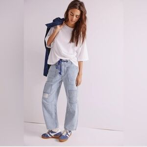 We The Free Low Slung Moxie Railroad Blue Striped Barrel Jean 29